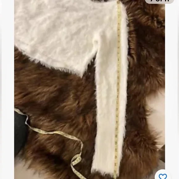 Nwt urban outfitters fuzzy cropped cardigan white L - Picture 6 of 10